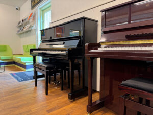 Yamaha U10 A