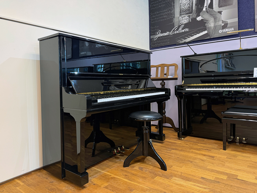 Yamaha U3 H